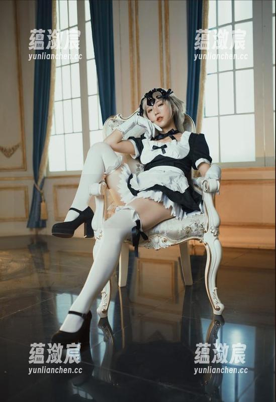 蓝小沂KiKi-女王写真：本以为是华服，其实全是气质，哈哈，有点意外啊。