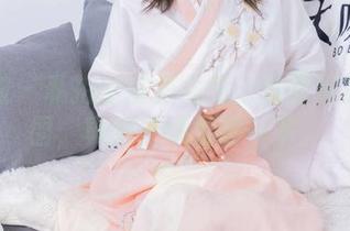 袜啵啵 – 私拍瑶瑶兔女郎：这超现实的氛围，真想持续发酵一下。