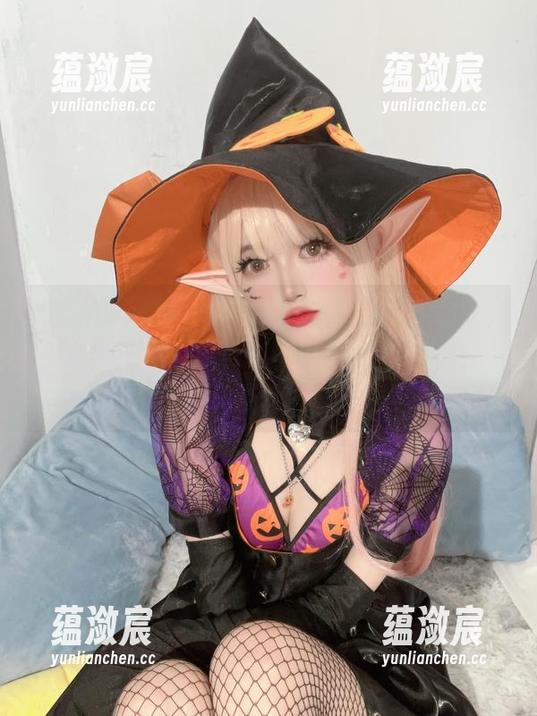 想不到趴趴捣蛋陌的女友还可以这么逗，最新图包里的每一张都像是在抢镜，完美混搭！