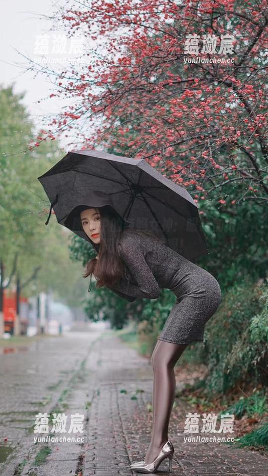 微密圈 - 图片中的辣妈女神：眼镜加持版小太阳，快来围观！
