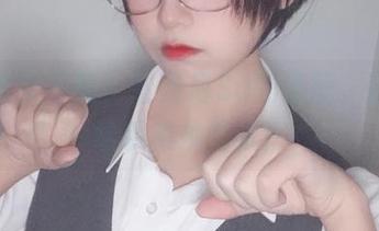 谁说修女不酷？看逐月Su的美图，我就想给手机换壁纸！