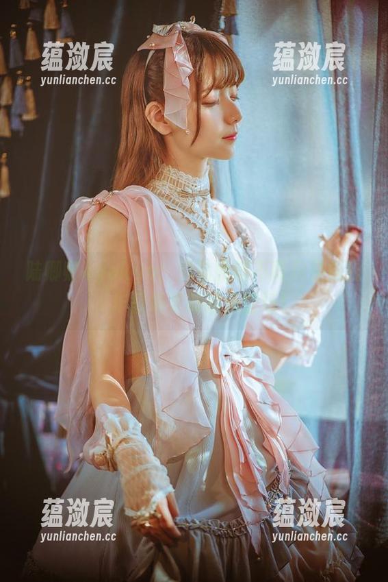 陆卿卿kyokyo：当洛丽塔不再只是妩媚，作品集更新罐头登场！