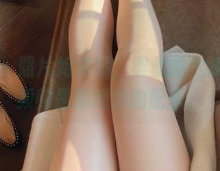 微密圈 – 照片如美酒，雅雅的气质呀的视频则是那绝妙的配乐。