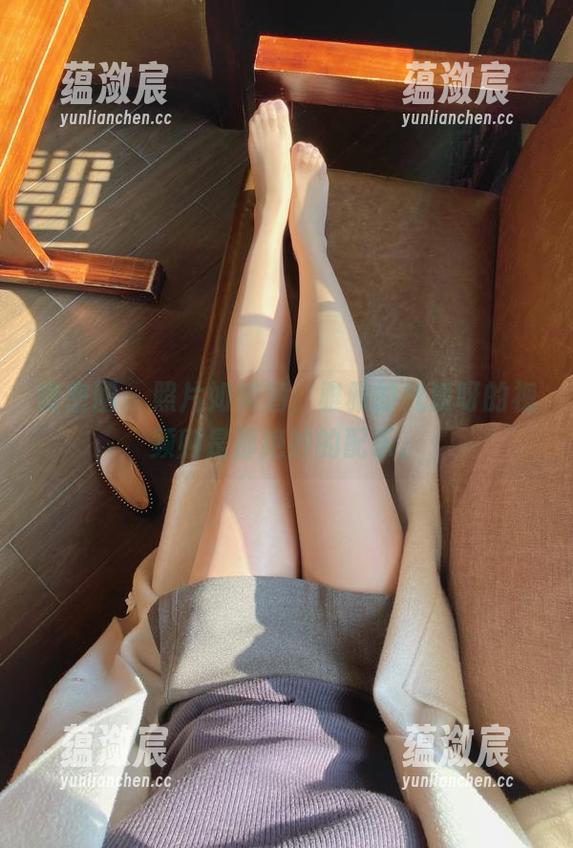 微密圈 - 照片如美酒，雅雅的气质呀的视频则是那绝妙的配乐。