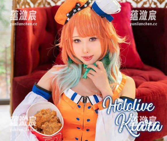 雨波HaneAme的制服，私拍看似随意，实则暗藏丰富资源。