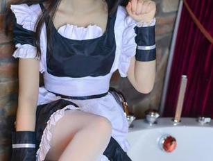 是“礼服”太美还是雪琪SAMA太会选？图片给你一切答案。