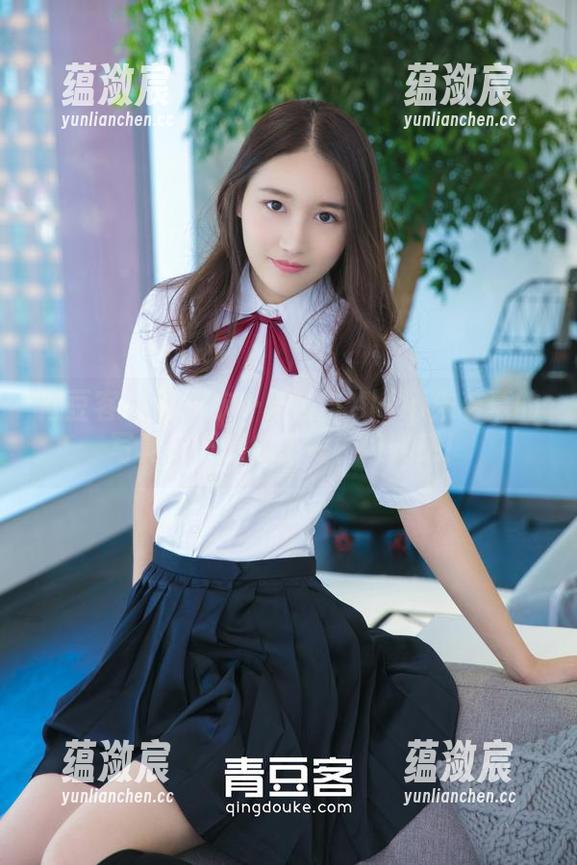 青豆客 - 再一次…天台与Akiki朱若慕的写真，俨然成了一种仪式感！