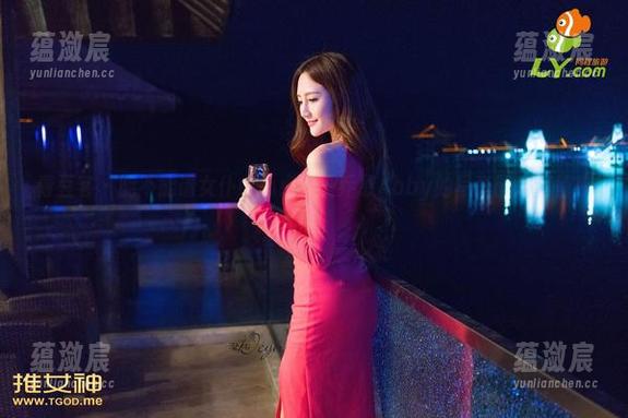 青豆客 - 能不能请女仆小心点？王乔恩Abby的写真图库悄悄撩人！