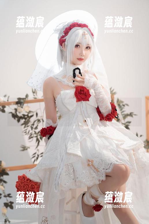 面饼仙儿的新写真，眼镜的威力真大，那眼神...哈哈哈。