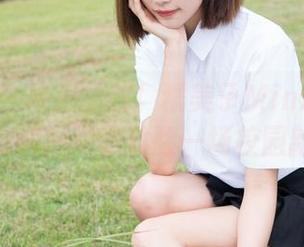 魅妍社 – 校服新解！糯美子Mini统一战线：最新美图带你体验一场校园新风潮！