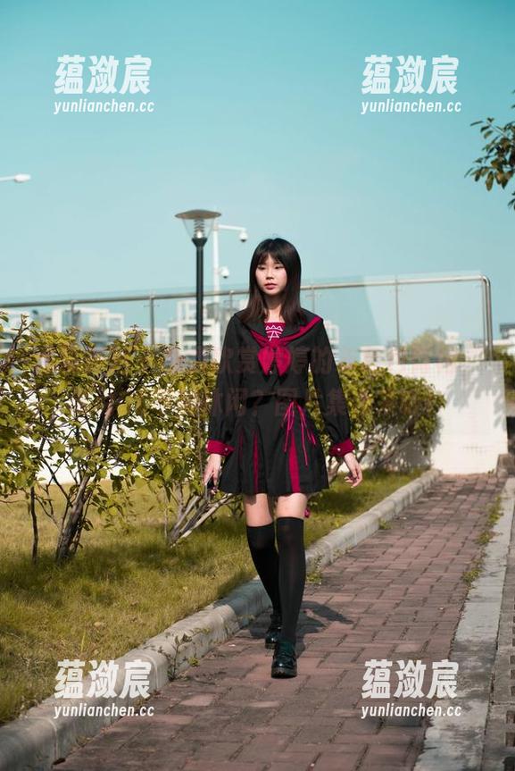 魔镜街拍 - 免费欣赏婷婷的灰色包臀裙，谁说OL不能休闲？图片集合来啦！