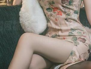 光影间的网袜之美，鹿八岁baby总能点燃你的想象