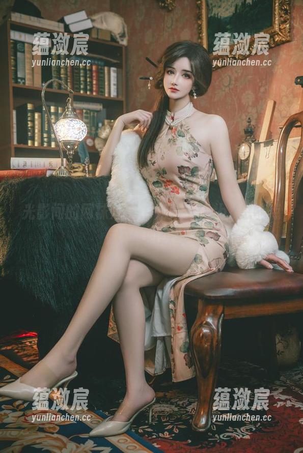 光影间的网袜之美，鹿八岁baby总能点燃你的想象